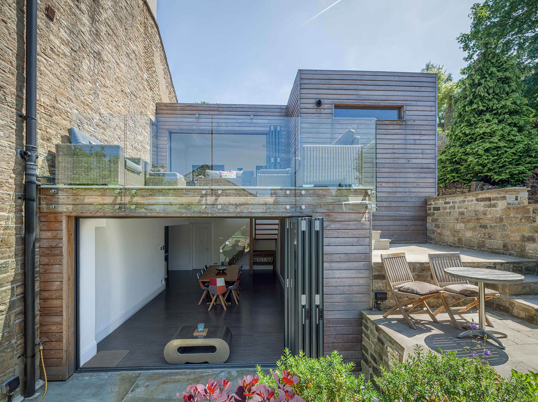 Abode Builders – A cedar clad modern extension